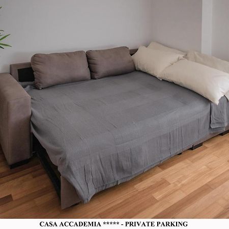 Ferienwohnung Elegante Casa Accademia ***** - Private Parking Livorno Exterior foto