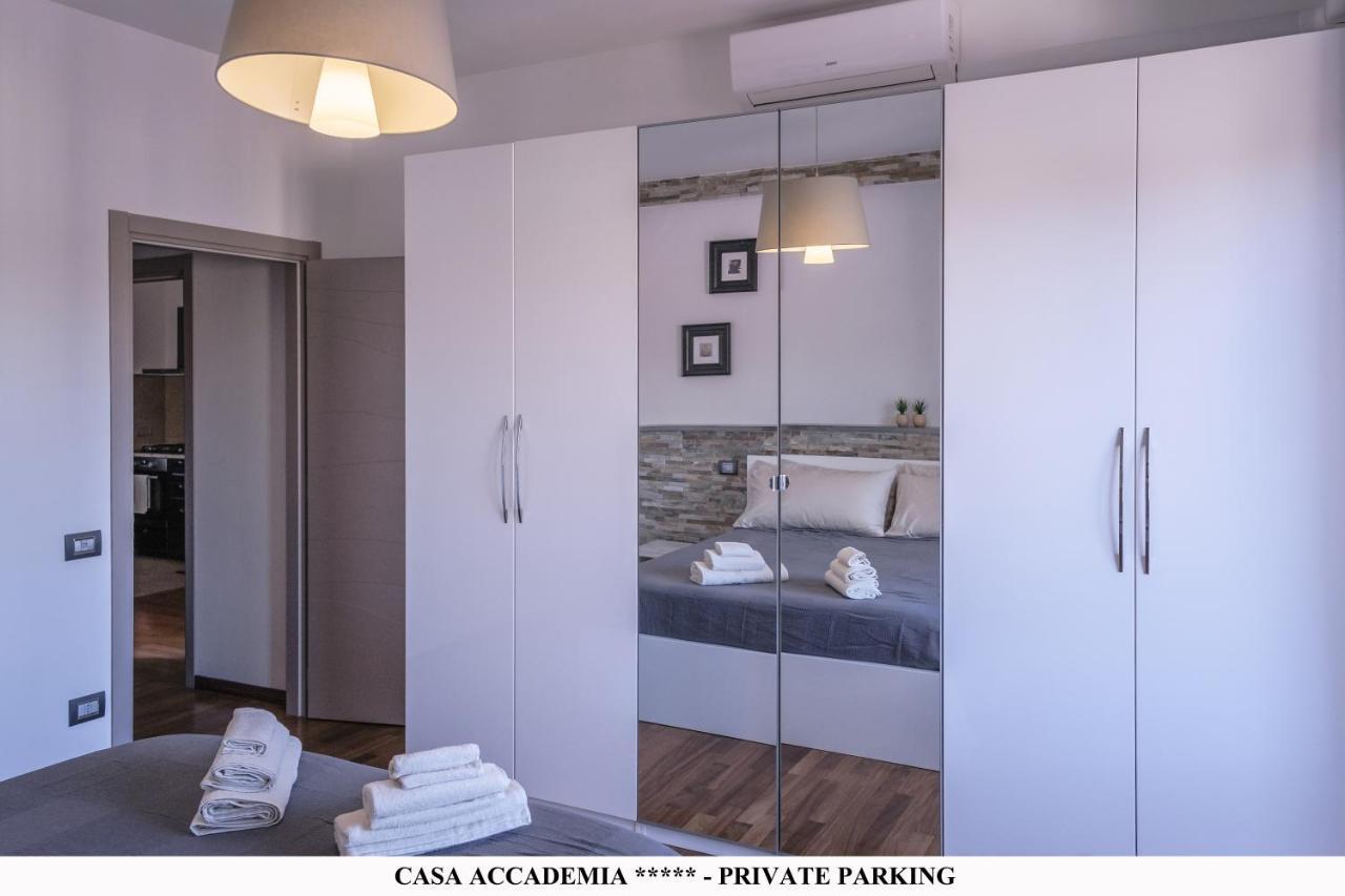 Ferienwohnung Elegante Casa Accademia ***** - Private Parking Livorno Exterior foto