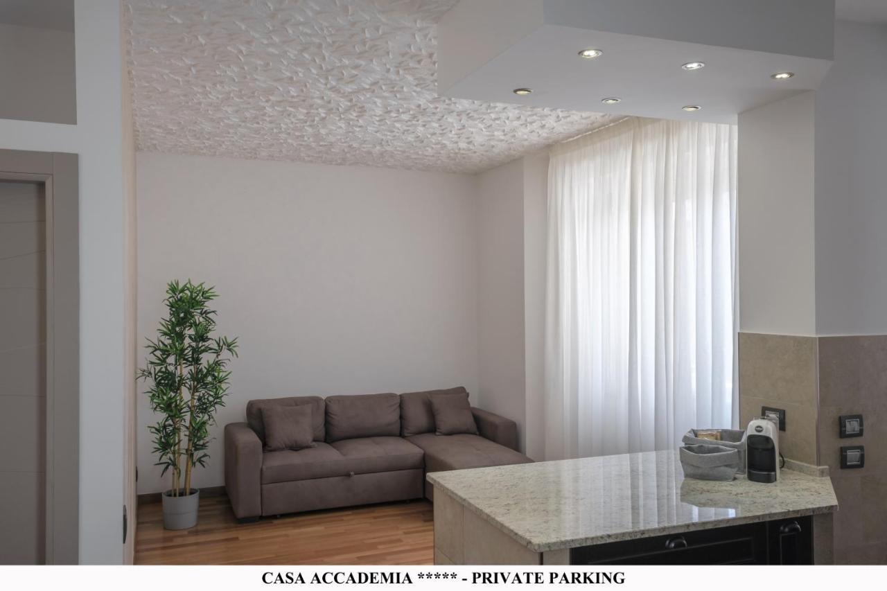 Ferienwohnung Elegante Casa Accademia ***** - Private Parking Livorno Exterior foto