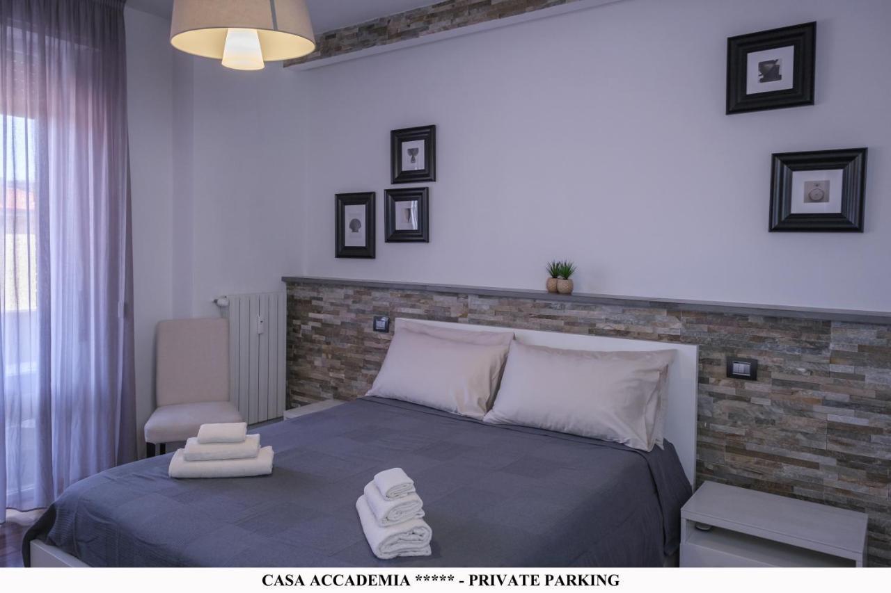 Ferienwohnung Elegante Casa Accademia ***** - Private Parking Livorno Exterior foto