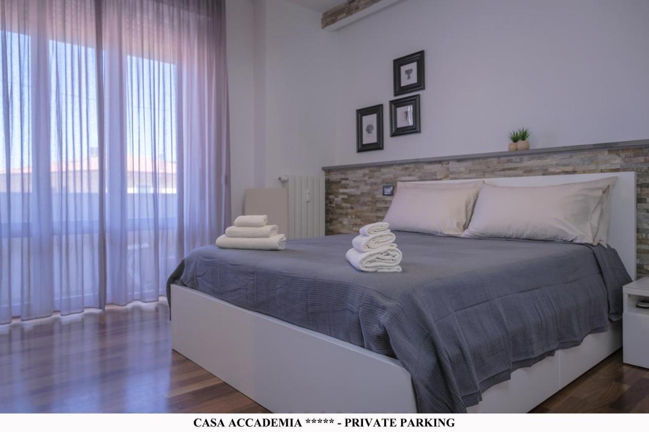 Ferienwohnung Elegante Casa Accademia ***** - Private Parking Livorno Exterior foto